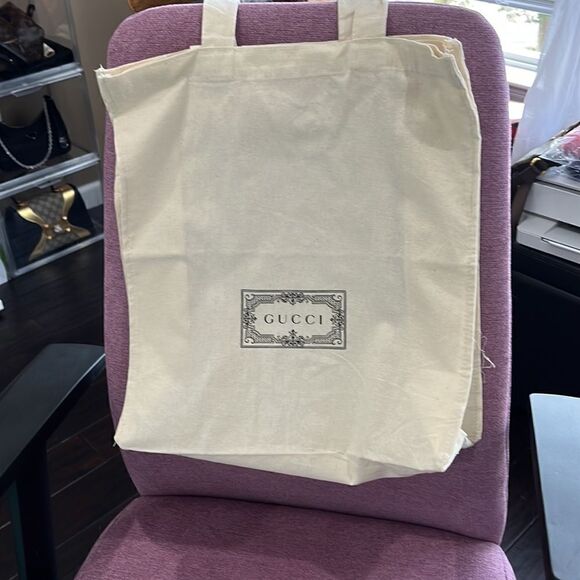 Gucci shoppers  - Picture 2 of 10